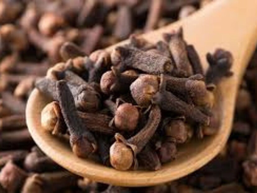 Disclaimer: উপরোক্ত বিষয়গুলি ঘরোয়া টোটকা, কোনও চিকিৎসা বা ওষুধের বিকল্প নয়, ব্যবহারিক প্রয়োগের আগে চিকিৎসকের পরামর্শ আবশ্যিক ৷