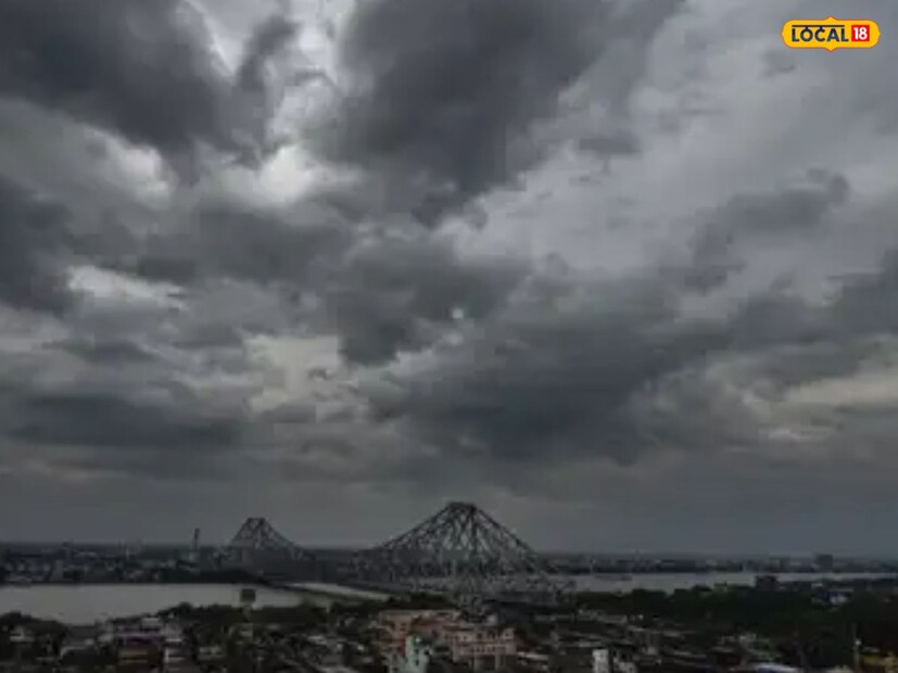 নিম্নচাপের ফলে সতর্কতা জারি করা হয়েছে উপকূল এলাকা গুলিতে। জেলা পুরুলিয়াতেও তার প্রভাব রয়েছে। বৃষ্টিতে অনেকটা ক্ষয় ক্ষতির মুখে আগেও পড়েছেন জেলাবাসী। তাই বিপত্তির আশঙ্কা করছেন জেলার মানুষেরা।