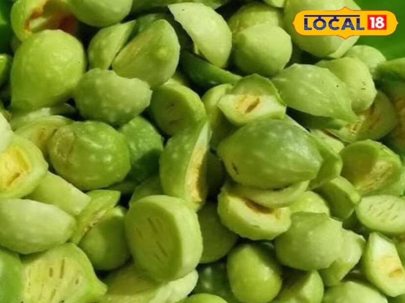বাড় করলার পাতা পাঁচটি কোণ বিশিষ্ট একটি হাতের মতো। এই লতায় সবুজ রঙের ফল ধরে, যা গোলাকার দেখতে হয়। এই সব ফলকে বাড় করলা বলা হয়।