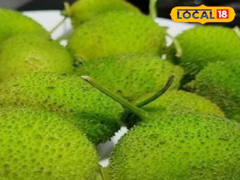 বাড় করলা জঙ্গলে জন্মায়, এর জন্য একে বন্য সবজিও বলা হয়। খরিফ মরশুমে বর্ষাকালে বৃষ্টির সঙ্গে এটি বেশিরভাগই ক্ষেত্রেই নিজে থেকে জন্মায়। কিছু কৃষক তাঁদের জমিতে এর বীজও ছিটিয়ে দেন।