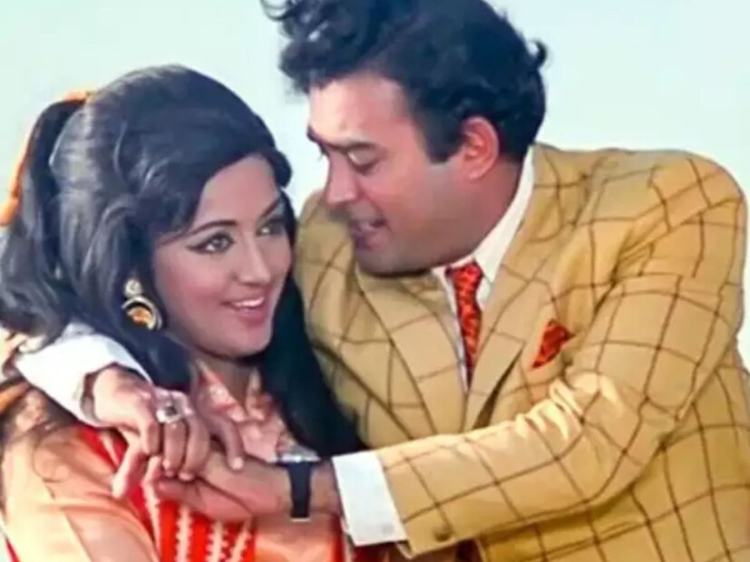 সঞ্জীব কুমারসঞ্জীব কুমার যখন হেমা মালিনীকে প্রথম দেখেছিলেন, তখন তিনি অভিনেত্রীর সৌন্দর্যে বিমোহিত হয়েছিলেন। সঞ্জীব কুমার হেমা মালিনীর প্রেমে এতটাই পড়ে গিয়েছিলেন যে তিনি তাঁকে বিয়ে করার সিদ্ধান্ত নিয়েছিলেন। হেমা মালিনী যখন সঞ্জীব কুমারকে বলেছিলেন যে তিনি তার জন্য এমন কিছু অনুভব করেননি, তখন অভিনেতা হৃদয় ভেঙেছিল।