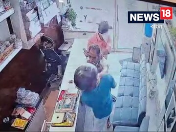 ঢিল ছোঁড়া দূরত্বে থানা, দিনে দুপুরে তার সামনেই ডাকাতি