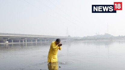 যমুনায় ডুব দিয়ে চরম বিপাকে বিজেপি নেতা যমুনায় ডুব দিয়ে চরম বিপাকে বিজেপি নেতা