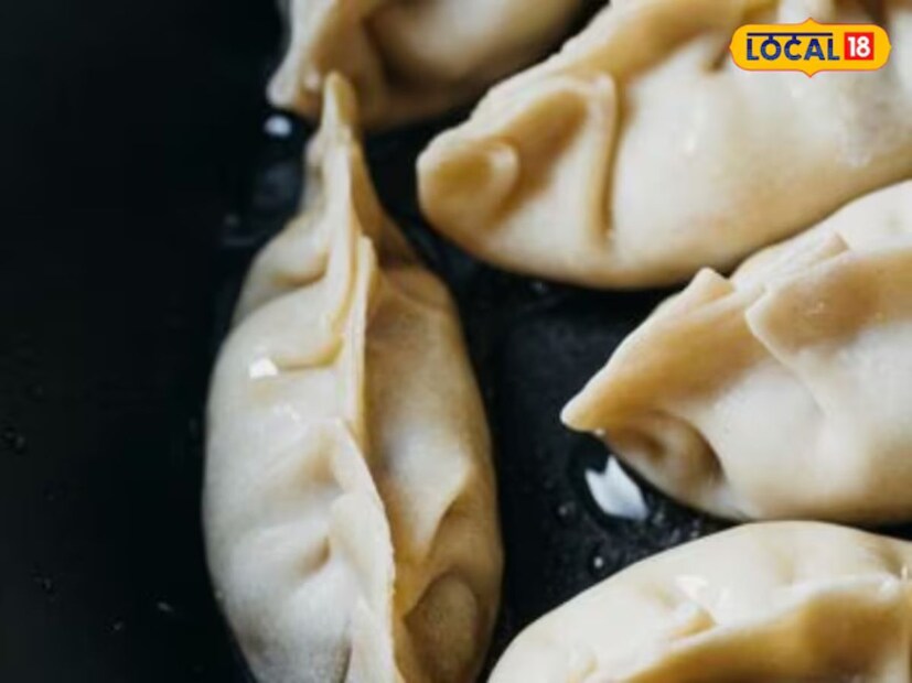 এই মোমোগুলি বানজারা পাহাড়ের কাছে নন্দী নগর এলাকার এক রাস্তার বিক্রেতার কাছ থেকে কেনা হয়েছিল। মোমো খাওয়ার পরপরই রেশমা অসুস্থ হয়ে পড়েন৷ বমি, পেটে ব্যথা ও ডায়রিয়া হয় তাঁর।