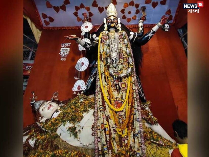 কালীপুজোয় নৈহাটির বড়মা সারা রাজ্যেই জনপ্রিয়। লক্ষ লক্ষ ভক্তেরা আসেন এই পুজোয়।