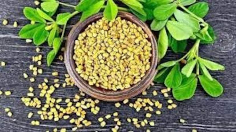 তিলতেল মেশান লবঙ্গ ও হলুদের সঙ্গে। ব্যথার জায়গায় মালিশ করলে আরাম পাবেন। কমবে ফোলাভাব। রাতভর ভিজিয়ে রাখা মেথির জল সকালে খালি পেটে পান করলেও উপকার পাবেন।