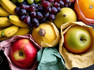 প্রতিদিন তো খান, কিন্তু জানেন কি ফল কেন কাগজে মুড়িয়ে রাখা হয়! প্রতিদিন তো খান, কিন্তু জানেন কি ফল কেন কাগজে মুড়িয়ে রাখা হয়!