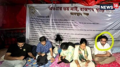 অসুস্থ আরও এক অনশনকারী ডাক্তার! ধর্মতলা থেকে গ্রীন করিডোর করে ভর্তি হলেন NRS-এ অসুস্থ আরও এক অনশনকারী ডাক্তার! ধর্মতলা থেকে গ্রীন করিডোর করে ভর্তি হলেন NRS-এ