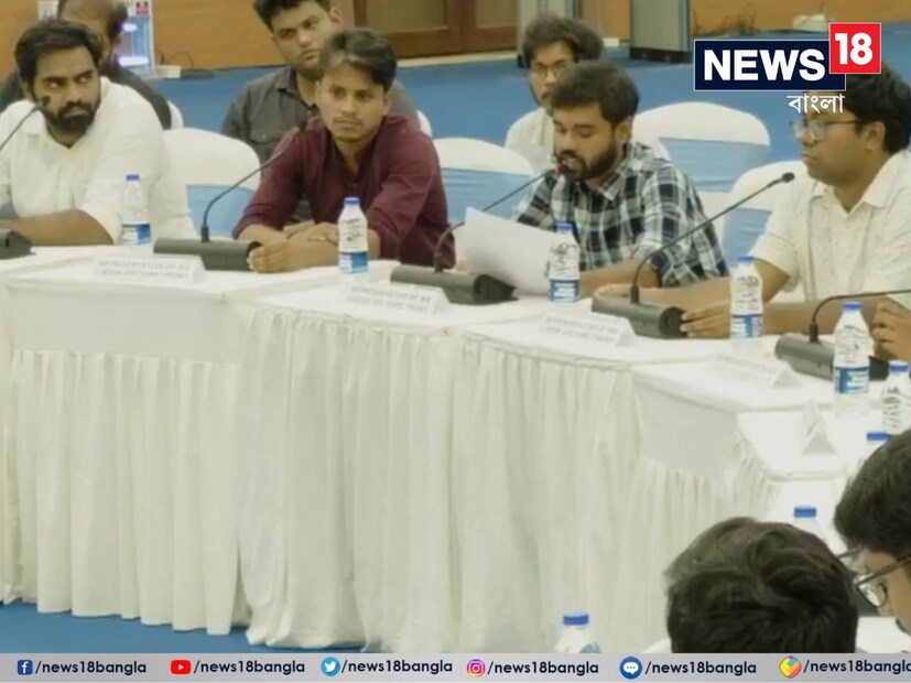 ডাক্তার কিঞ্জল নন্দ বলেন, শেষ যিনি প্রিন্সিপাল আমাদের আর জি করে ছিলেন। তার ঘরে ঢুকতে আমাদের দুই ঘন্টা দাঁড়াতে হত।