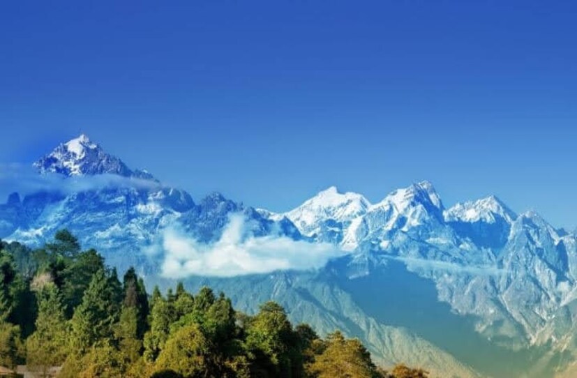 জলপাইগুড়ি: পরিষ্কার আকাশ। গত ২৪ ঘন্টায় সর্বোচ্চ  তাপমাত্রা ছিল ২৪ ডিগ্রি সেলসিয়াস। সর্বনিম্ন তাপমাত্রা ২০.০৯ ডিগ্রি সেলসিয়াস।