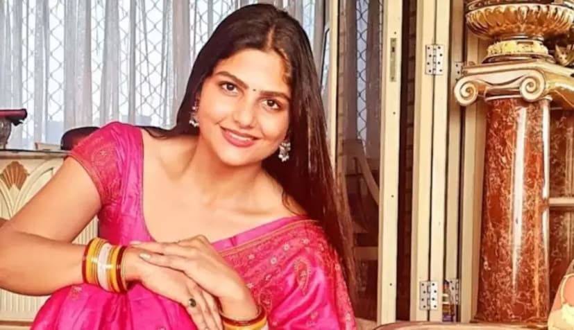 গৌরব বলেন যে, এই বছরের মার্চ মাসে আমরা আলিগড়ে একটি বৃদ্ধাশ্রম খুলতে যাচ্ছিলাম। আমি আমার চাকরি ছেড়ে উগান্ডা থেকে আসছিলাম। হেমাকে মুম্বই ছেড়ে আলীগড়ে থাকতে এবং সেখানে একটি বৃদ্ধাশ্রম চালাতে বলে। কিন্তু তিনি স্পষ্টভাবে অস্বীকার করেন।