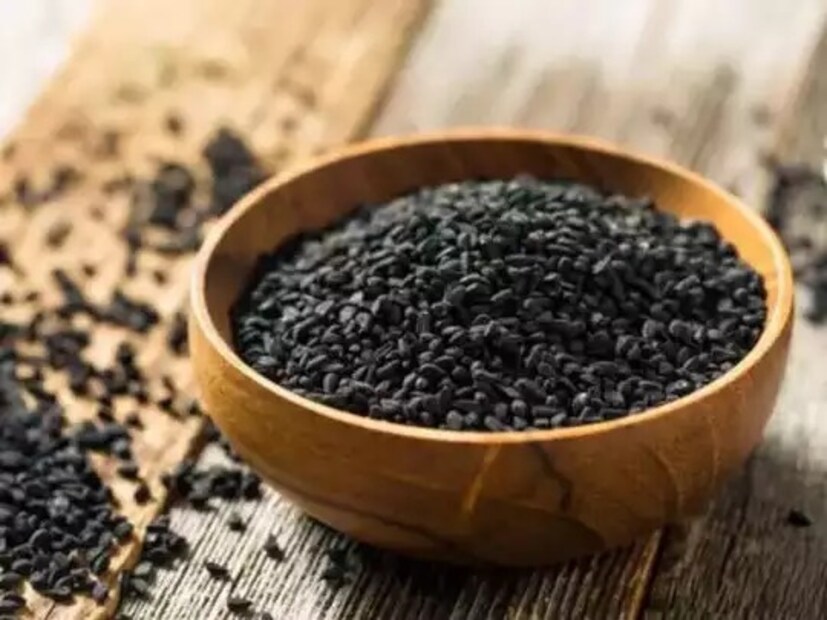 যাঁরা সন্তানকে স্তন্যপান করাচ্ছেন, যাঁদের স্কিন অ্যালার্জি এবং ইমিউন ডিজঅর্ডার আছে, তাঁরা কালো জিরে চা পান এড়িয়ে চলুন৷ যদি একান্তই খেতে হয়, ডাক্তারের পরামর্শ নিয়ে তবেই খান৷