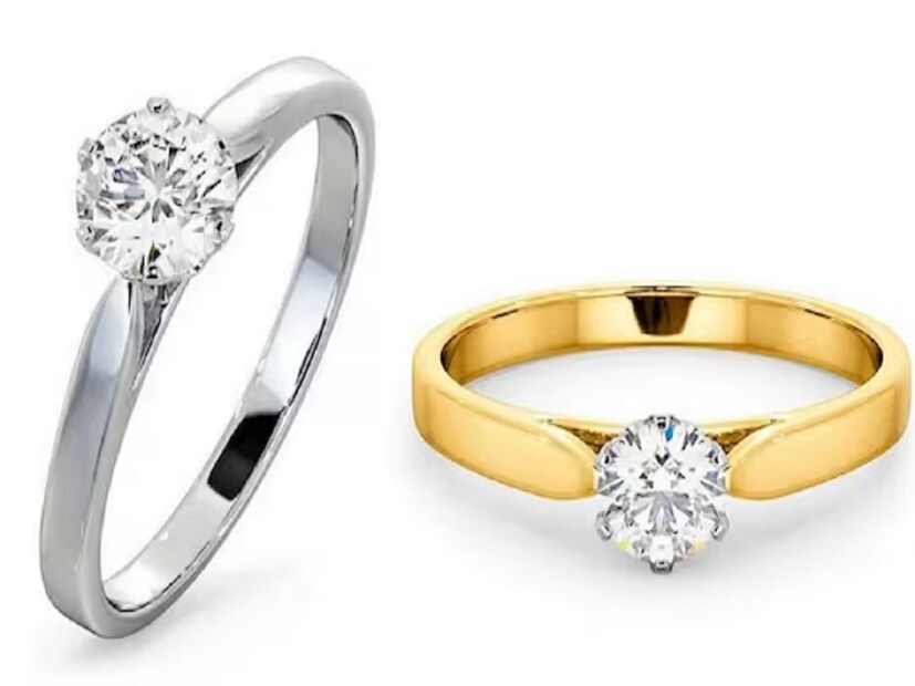 ভারত সহ সারা বিশ্বেই সোনা অন্যতম দামি ধাতু। পাশাপাশি বিনিয়োগের মাধ্যমও। বিশুদ্ধতার দিক থেকে সোনাকে তিন ভাগে ভাগ করা হয় – ২০ ক্যারেট, ২২ ক্যারেট এবং ২৪ ক্যারেট। তবে অনেকেই জানেন না, সোনা ২ রকমের হয়। একটা সাধারণ সোনা। যা দিয়ে গয়না তৈরি হয়। অন্যটা হল হোয়াইট গোল্ড। এর দাম সাধারণ সোনার চেয়ে বেশি। ভারত সহ সারা বিশ্বেই সোনা অন্যতম দামি ধাতু। পাশাপাশি বিনিয়োগের মাধ্যমও। বিশুদ্ধতার দিক থেকে সোনাকে তিন ভাগে ভাগ করা হয় – ২০ ক্যারেট, ২২ ক্যারেট এবং ২৪ ক্যারেট। তবে অনেকেই জানেন না, সোনা ২ রকমের হয়। একটা সাধারণ সোনা। যা দিয়ে গয়না তৈরি হয়। অন্যটা হল হোয়াইট গোল্ড। এর দাম সাধারণ সোনার চেয়ে বেশি।