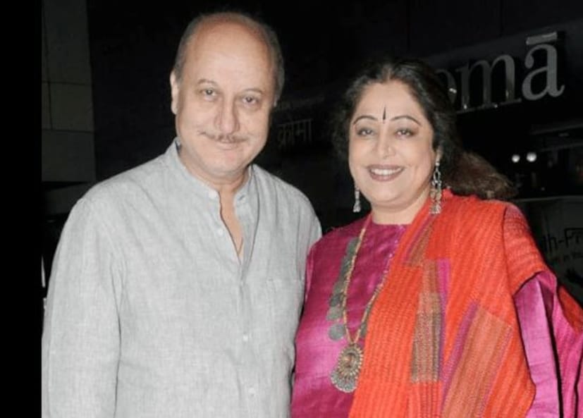 প্রসঙ্গত, প্রথম জীবনে ব্যবসায়ী গৌতম বেরিকে বিয়ে করেছিলেন কিরণ। তাঁদের এক সন্তান, সিকান্দার। তবে বিয়ে বেশিদিন টেঁকেনি। বিবাহবিচ্ছেদ হয়ে যায়। কিরণ যখন অনুপমকে বিয়ে করেন তখন সিকান্দারের বয়স ৪ বছর। সেটা ১৯৮৫ সাল। তবে দু’জনেরই এটা দ্বিতীয় বিয়ে। বিয়ের পর কিরণের ছেলে সিকান্দারকে দত্তক নেন অনুপম।