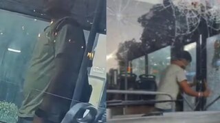 এই বাসেই ভাঙচুর চালায় ওই যুবক। Picture Courtesy- X এই বাসেই ভাঙচুর চালায় ওই যুবক। Picture Courtesy- X