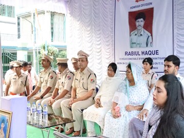 এত বিপুল আত্নত্যাগ! প্রাণ রক্ষায় প্রাণ দান! শহিদ জওয়ানদের স্মরণে বিশেষ দিন রাজ্যে 