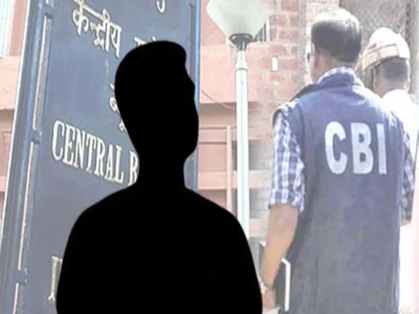 তদন্ত এগোনোর সঙ্গে সঙ্গে একাধিক বিষয়ে সিবিআই নজর দিয়েছে। আরজি কর মামলায় আদালতে সিবিআইয়ের জমা করা চার্জ শিটেও সঞ্জয়ের নাম রয়েছে। প্রতীকী ছবি।