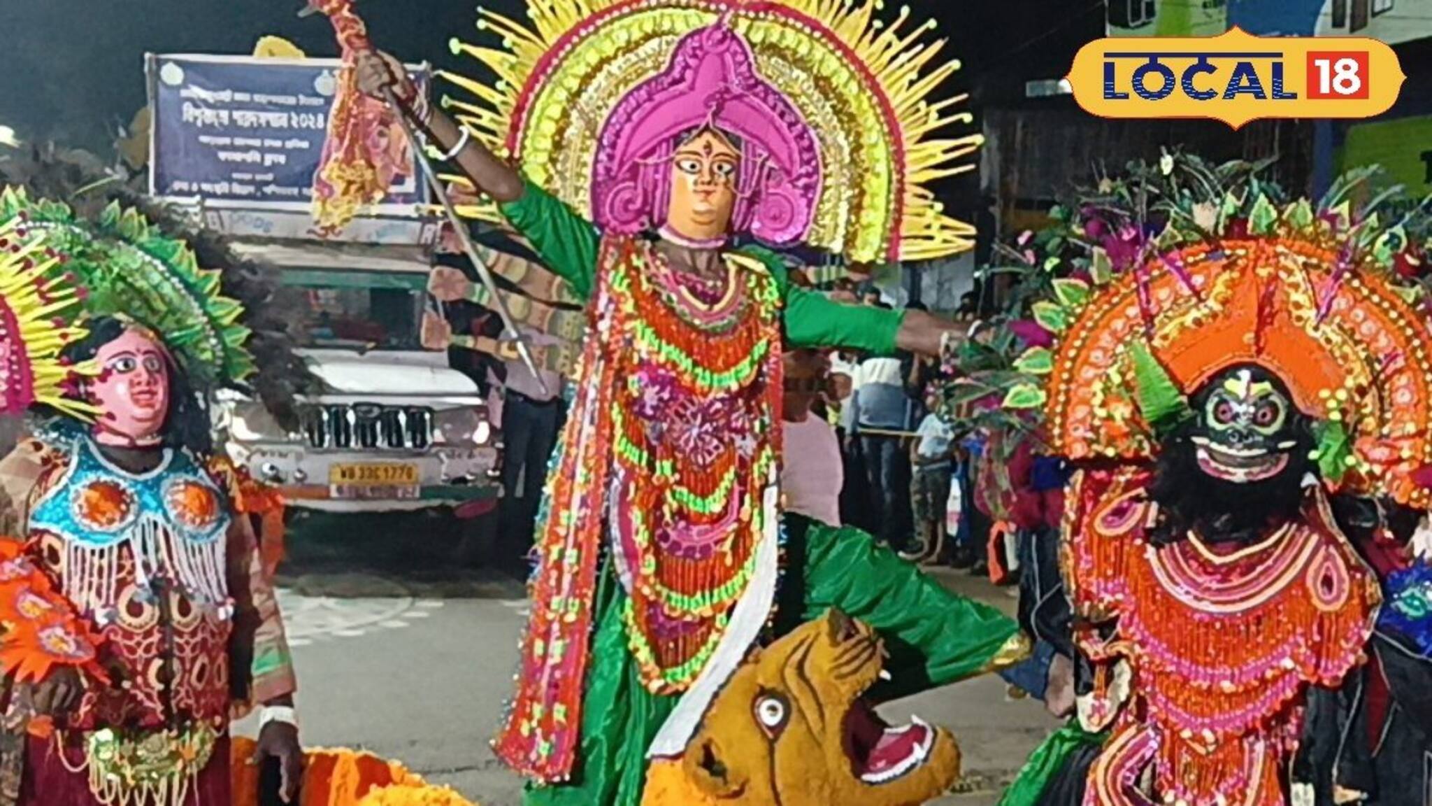 Jhargram News : পুজোর কার্নিভালে আদিবাসী নৃত্য, ছৌ নাচ, উপচে পড়ল মানুষের ভিড়