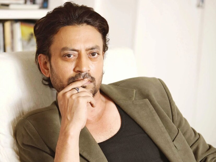 জুরাসিক ওয়ার্ল্ডের প্রচার করার সময়, ইরফান একটি সাক্ষাত্কারে বলেছিলেন যে স্টিভেন স্পাইলবার্গের ব্লকবাস্টার দেখার জন্য তাঁর কাছে টাকা ছিল না। হলিউড রিপোর্টারের সঙ্গে একটি সাক্ষাত্কারে, অভিনেতা উল্লেখ করেন ১৯৯৩ সালে প্রকাশিত জুরাসিক পার্ক দেখার জন্য তাঁর কাছে টাকা ছিল না।