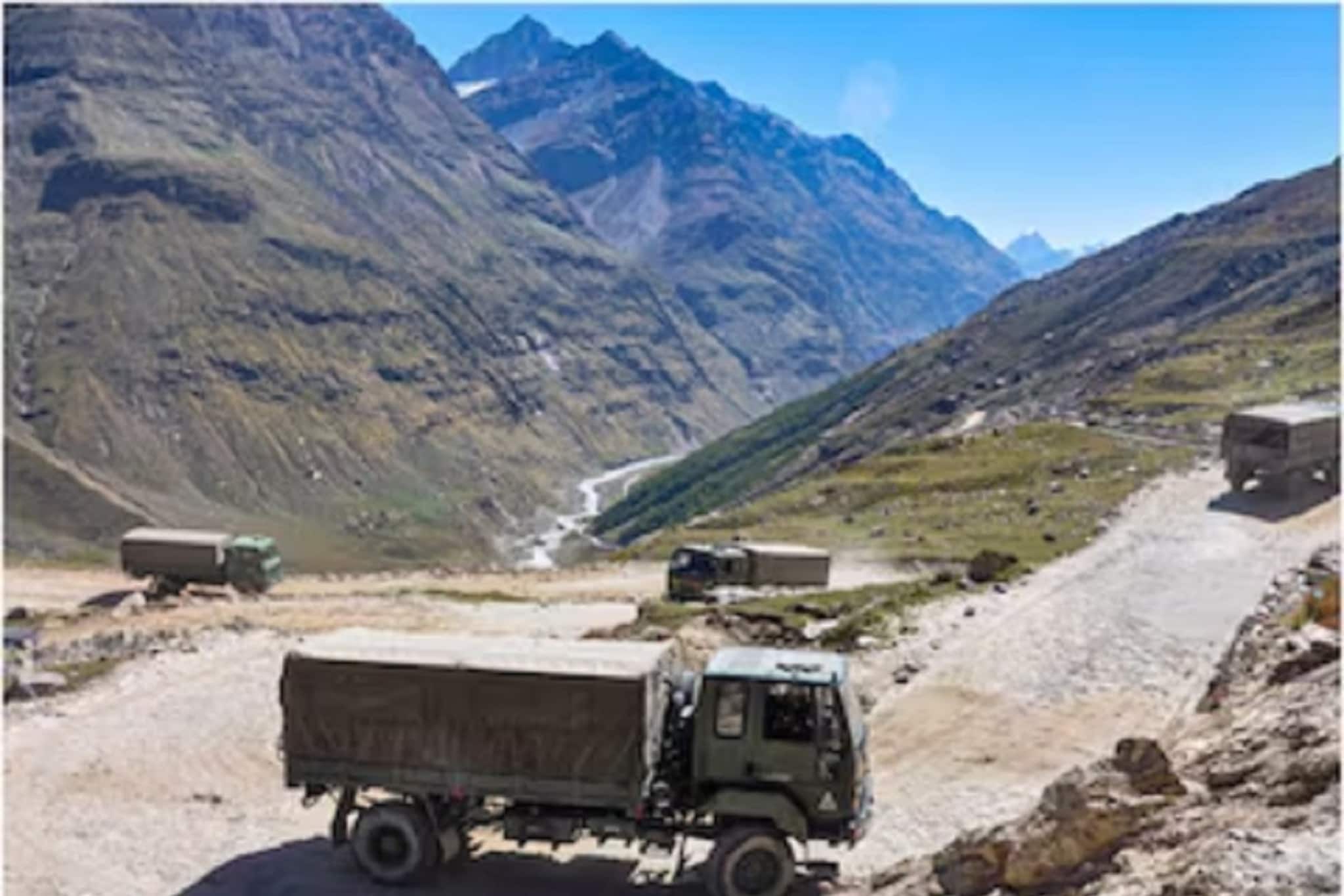 গোটা হচ্ছে অস্থায়ী তাঁবু, প্রকৃত নিয়ন্ত্রণ রেখা থেকে সেনা সরাচ্ছে ভারত-চিন!