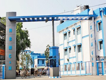 অধ্যক্ষের প্রতি অনাস্থা জানিয়ে চিঠি উত্তরবঙ্গ মেডিকেল কলেজের  বিভাগের বিভাগীয় প্রধানেরা।