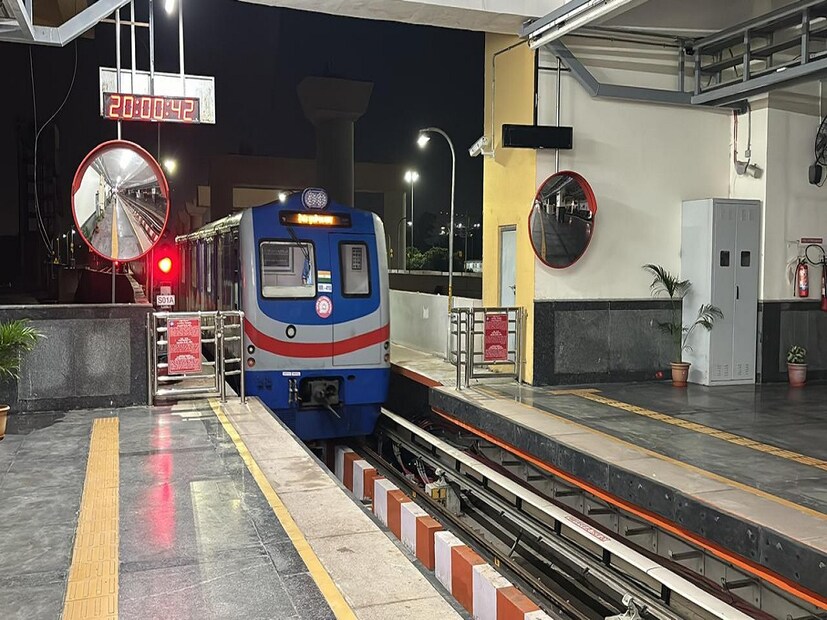 মেট্রো কর্তৃপক্ষ জানিয়েছে, কমিউনিকেশন ভিত্তিক ট্রেন কন্ট্রোল সিস্টেমের টেস্টিং করা হবে। পুরো ইস্ট-ওয়েস্ট মেট্রো করিডরের গ্রিন লাইনে এই ব্যবস্থা পরীক্ষা করে দেখা হবে। 