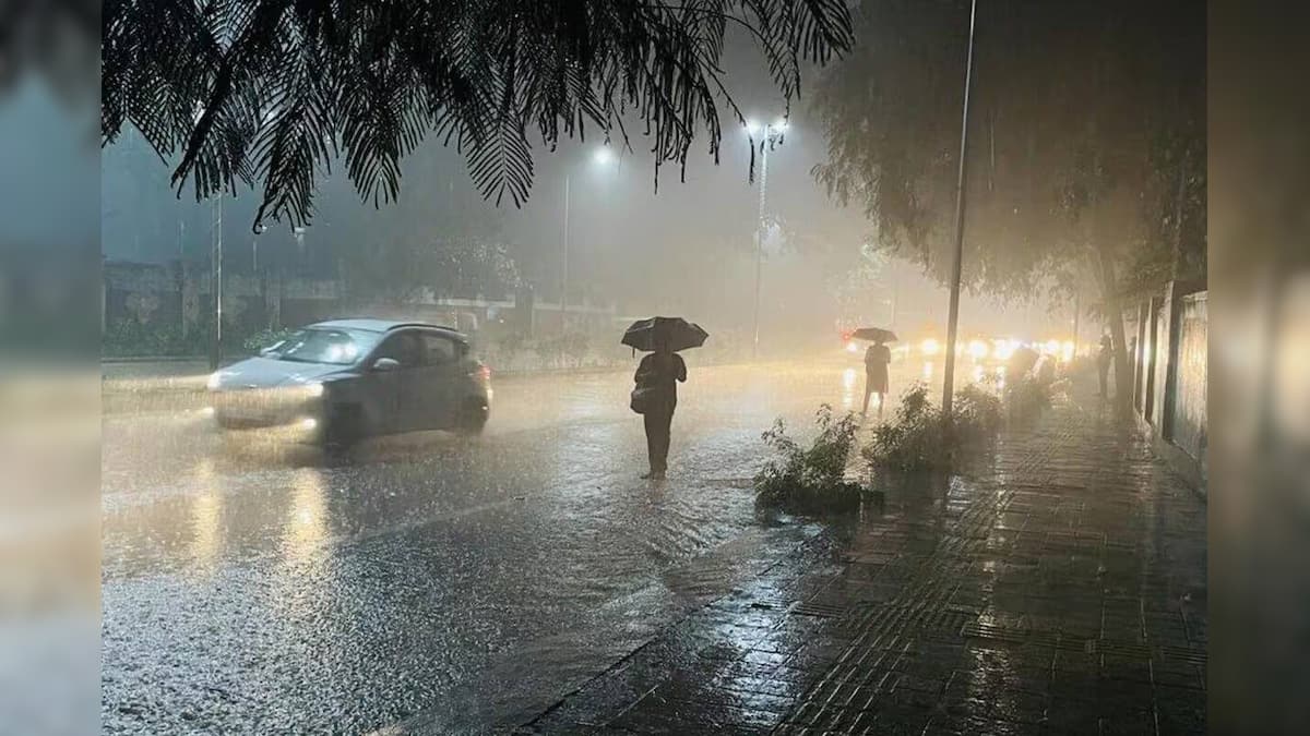 দক্ষিণবঙ্গের চার জেলায় আসছে ঝেঁপে বৃষ্টি, বুধবার থেকে রাজ্য জুড়ে