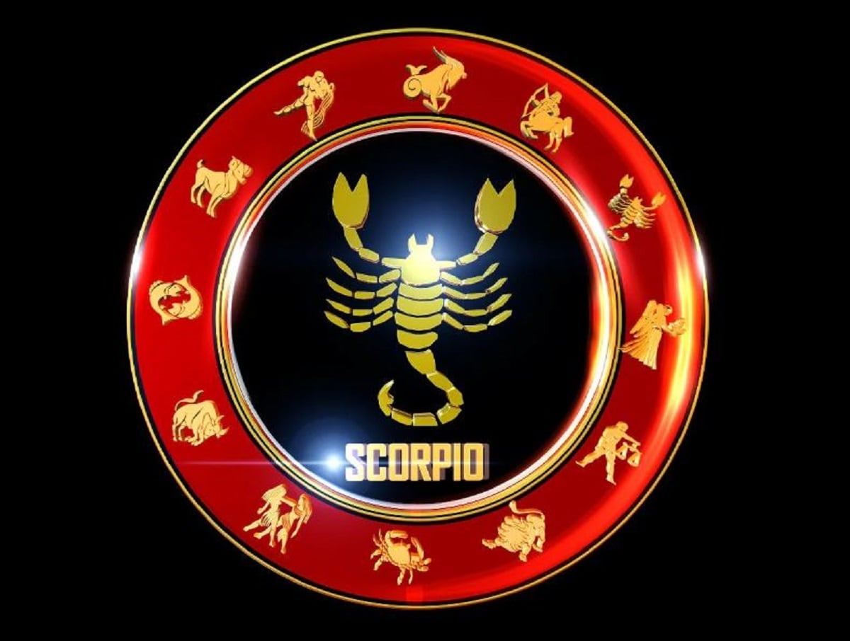 বৃশ্চিক রাশির (Scorpio) জাতকদের জন্য নতুন আশার আলো নিয়ে আসবে। আজ বৃশ্চিক রাশির জাতকদের জন্য জিনিসগুলি কিছুটা সহজ হয়ে উঠবে, যা আপনাকে অনেক স্বস্তি দেবে এবং ঋণ থেকেও মুক্তি দেবে। আপনি যদি কোনও আইনি বিষয়ে আটকে থাকেন তবে আজ আপনি এই দিকে সাফল্য পাবেন এবং কোনও সরকারী প্রকল্পের সুবিধাও নিতে সক্ষম হবেন। আজ আপনি দীর্ঘ অমীমাংসিত কাজগুলি সম্পূর্ণ করার চেষ্টা করবেন, যার জন্য আপনার ভাইদের সহযোগিতার প্রয়োজন হবে এবং তারাও সাহায্য করতে প্রস্তুত থাকবে। এই রাশির নিযুক্ত ব্যক্তিরা যারা পার্ট টাইম কাজ করতে চান তারা আজ এর জন্য সময় বের করতে সক্ষম হবেন। প্রেম জীবনে যারা কোন বিবাদ চলছে, তাহলে তা আজ শেষ হবে এবং ভবিষ্যতের পরিকল্পনা নিয়ে আলোচনার সুযোগ থাকবে। বন্ধুদের সঙ্গে হাসতে হাসতে সন্ধ্যা কাটাতে চাই।