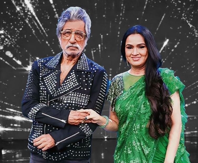 খল বা ভিলেন হিসেবে অভিনয়ের ফলে শক্তি কাপুরের চরিত্র নিয়ে শিবাঙ্গি কোলহাপুরের পরিবারের সমস্যা ছিল। এছাড়াও, শক্তি এবং শিবাঙ্গীর বয়সের পার্থক্য ছিল ১২ বছর। ফলে কেউ তাঁদের এই সম্পর্ক মেনে নিতে চাননি৷ এরপর শিবাঙ্গী বিয়ের ব্যাপারে অনড় থাকায় তাঁর বাবা-মা তাঁকে ঘরে তালাবদ্ধ করে রাখেন। 