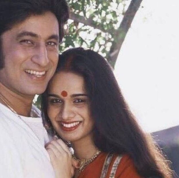 শক্তি কাপুরের স্ত্রী অভিনেত্রী শিবাঙ্গী কোলহাপুরে৷ তিনি শক্তি কাপুরের থেকে ১২ বছরের ছোট। তাঁদের সন্তান শ্রদ্ধা কাপুর৷ শক্তি ও শিবাঙ্গীর প্রথম দেখা হয় 'কিসমত' ছবির সেটে। সেখান থেকে শুরু তাঁদের প্রেম কাহিনি৷ 
