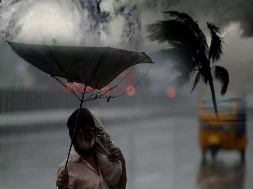 অতি গভীর নিম্নচাপ বাংলাদেশে ঢুকে শক্তি হারিয়ে সুস্পষ্ট নিম্নচাপে পরিণত। এর অবস্থান উত্তর বাংলাদেশ ও মেঘালয় সংলগ্ন এলাকা। এটি আরও শক্তি হারিয়ে উত্তর-পূর্ব ভারতের রাজ্যে ঢুকে পড়বে। এর কিছুটা প্রভাব উত্তরবঙ্গে থাকলেও দক্ষিণবঙ্গে আর কোনো প্রভাব নেই। Photo- Representative