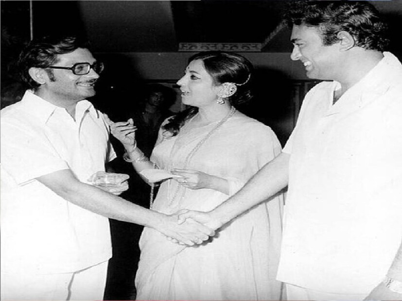 রাখি একবার স্পষ্ট সাংবাদিকদের জানিয়েছিলেন, &quot;পরিষ্কার করে লিখবেন আমরা বিবাহবিচ্ছেদ করছি না। বিয়ের সময়ে আমি গুলজারের শর্ত মেনে নিয়েছিলাম। কিন্তু বিয়ের পরে দেখলাম সব কিছু স্বাভাবিক ভাবেই চলছে, আমি একাই ঘরে বসে আছি। গুলজার সকাল আটটায় বেরিয়ে যায় আর ফেরে রাত বারোটা। এ যে কী অসহনীয় অবস্থা আমিই জানি। আমি আবার অভিনয়ে ফিরতে চাই। কিন্তু গুলজার আমার অভিনয়ের বিরুদ্ধে।&quot;