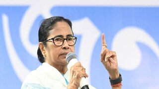 মুখ্যমন্ত্রীর বৈঠকের পরেই পানীয় জল নিয়ে কড়া নবান্ন। ফাইল ছবি