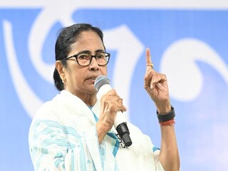 মুখ্যমন্ত্রীর বৈঠকের পরেই পানীয় জল নিয়ে কড়া নবান্ন। ফাইল ছবি