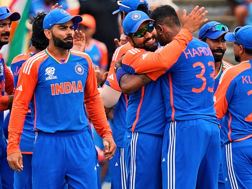 ভারতীয় দলের দুই তারকা খেলোয়াড়ের মধ্যে একটা জিনিস মিল আছে। এই দুই খেলোয়াড়ই যে জার্সি নম্বর দিয়ে খেলা শুরু করেছিলেন তা আর পরেন না। রোহিত শর্মা এবং সঞ্জু স্যামসন তাদের জার্সি নম্বর পরিবর্তন করে আন্তর্জাতিক ক্রিকেটে আলোড়ন সৃষ্টি করেছেন।