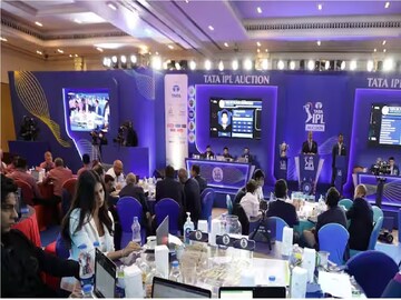 নাম লিখিয়েছেন শয়ে শয়ে দিশি-বিলিতি ক্রিকেটার, কিন্তু দল পাবেন অর্ধেকেরও কম