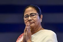 পাহাড়ে খোশ মেজাজে মুখ্যমন্ত্রী, সকলের সঙ্গে মিলে নাচলেন