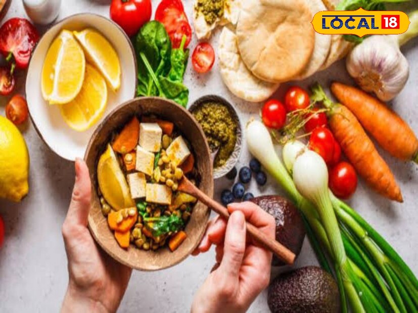 শীত পড়তেই বাজারে উঠে গেছে আসছে বিভিন্ন ধরণের তাজা শাক-সবজি । এসময় খাবারের বৈচিত্র্য বেশি থাকলেও খাবারের প্রতি আমাদের আগ্রহ অনেকটাই কমে যায়। শীতের সময়ে আমরা একটু অলস সময় কাটাতেই পছন্দ করি। কম হাঁটাচলার কারণে আমাদের বদ হজম, পেট ফাঁপা, প্রদাহ ও কখনও মেজাজ খিটখিটে হয়ে যায়। শীতে এ ধরনের স্বাস্থ্য সমস্যা এড়াতে খাবারের তালিকায় রাখতে পারেন ভিটামিন বি৬ যুক্ত কিছু খাবার।