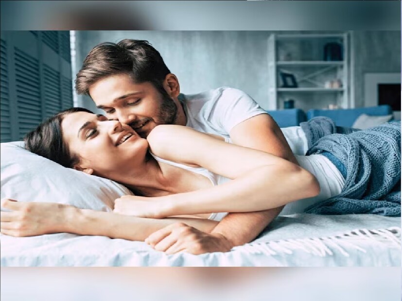 সমীক্ষায় জানা গিয়েছে, যৌনমিলনের সময় শুধুই শব্দ নয়, পুরুষ ও নারী উভয়ই নিঃশ্বাসের সজোর ওঠা-নামা শুনতেও পছন্দ করেন।