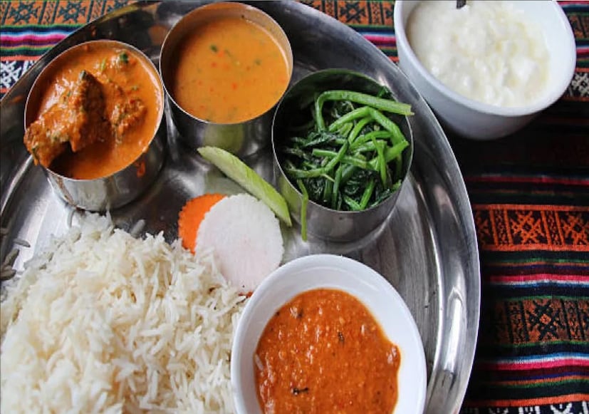 পরিপাকতন্ত্রের আরাম: অত্যন্ত গরম বা ঠান্ডা খাবার মুখ ও খাদ্যনালী সহ্য করতে পারে না। ঠান্ডা খাবারের কারণে পরিপাকতন্ত্রের পেশিতে অতিরিক্ত সংকোচন হতে পারে। ফলে পেশির টান বা ক্র্যাম্প দেখা দেওয়াও অসম্ভব নয়। এর প্রভাব পড়ে হজমে। ধীর হজম প্রক্রিয়ার কারণে পেট ফাঁপা, অ্যাসিড রিফ্লাক্সের মতো সমস্যা দেখা দেয়।