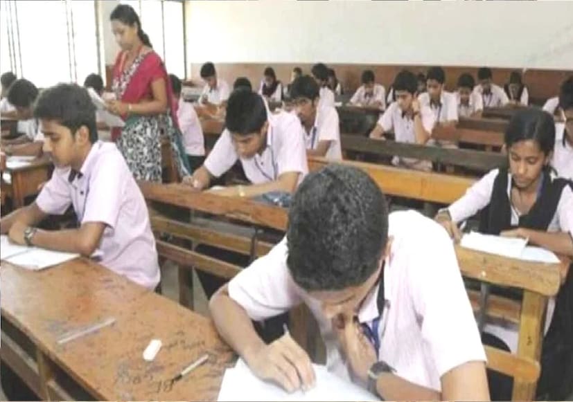 যদি কোনও বিষয়ের শিক্ষক না থাকে, তবে অন্য স্কুল থেকে সংশ্লিষ্ট বিষয়ের শিক্ষককে নিয়ে এসে সেই পরীক্ষা নিতে হবে। 