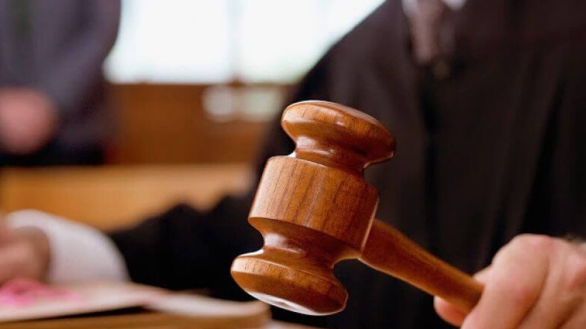 বাড়ি থাকতেও রাস্তায় কাটছিল দিন! ‘৪৮ ঘণ্টার মধ‍্যে’, বৃদ্ধার অভিযোগে কড়া আদালত