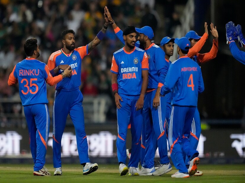 এই প্রথম টি টোয়েন্টি দুজন ক্রিকেটার একই দলের দুজন ক্রিকেটার শতরান করলেন প্রথমবার৷ ভারত দ্রুততম দ্বি শতরান করার রেকর্ড করল৷ Photo- AP