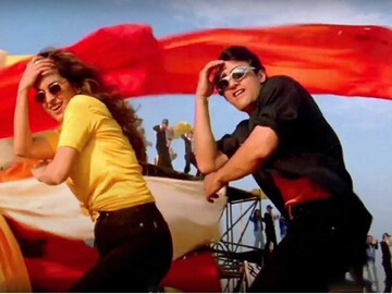 আমিরের চোট! 'হিট' গানে বাদ গেল অমিতাভের ক্যামিও; তারপরেই ভাগ্য ঘুরল 'এই' ছবির!