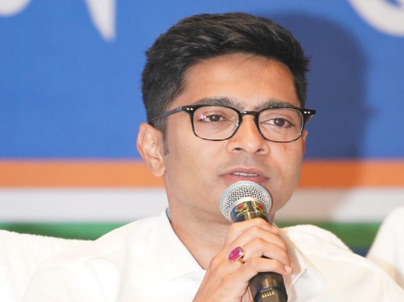  "জ্ঞানেশ কুমার আসুন। বাংলা কিন্তু গুজরাত, মধ্যপ্রদেশ নয়। আপনাদের কাছে বশ্যতা স্বীকার করব না। একজন সাংসদ হিসাবে জ্ঞানেশ কুমারকে বলব, আজ না হলেও কাল সরকার বদলাবে। তখন দেশ ছেড়ে পালাবেন না। যেখানে যাবেন খুঁড়ে নিয়ে আসব। সরকার বদলাবে সংবিধান থাকবে।"