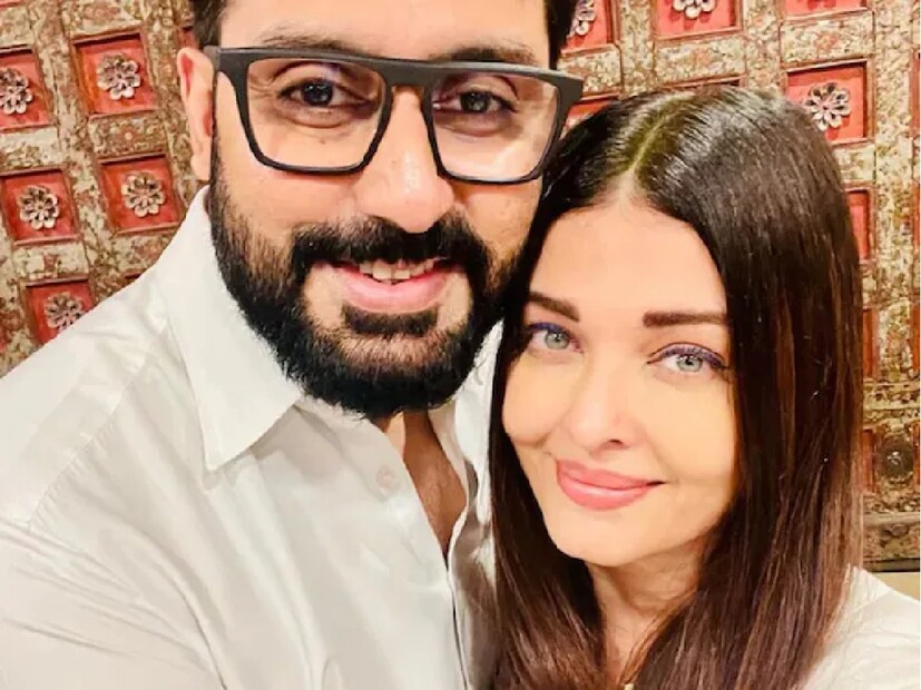 তবে একদল মনে করছেন, অমিতাভ নয়, ঐশ্বর্যর প্রয়াত পিতা কৃষ্ণরাজ রাইয়ের ছবিও হতে পারে সেটি। এক ঝলকে যা দেখা গিয়েছে তাতে অত ভাল করে বোঝার উপায় নেই। 