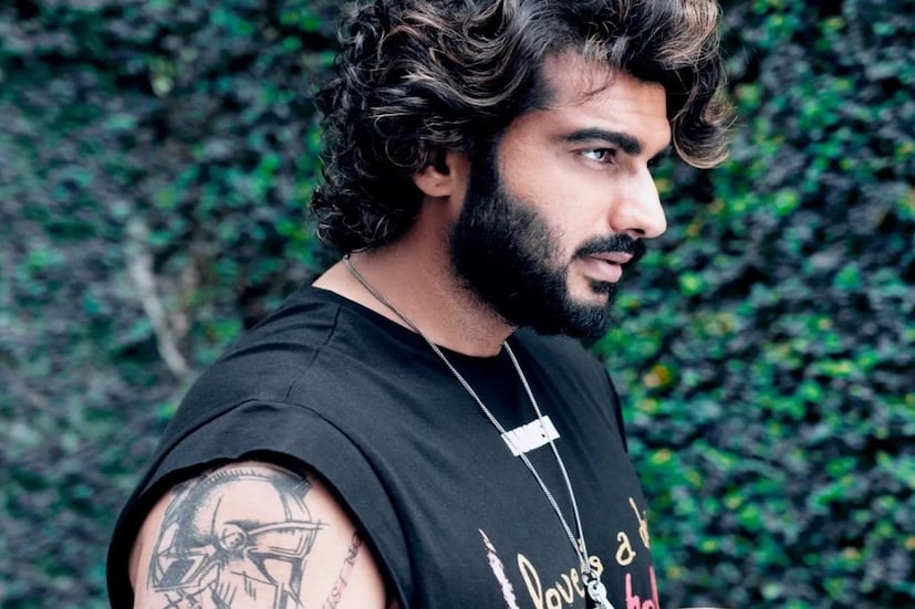 'সিংঘম এগেইন' ছবি অর্জুন কাপুরের কেরিয়ারের জন্য জীবন রক্ষাকারী হিসাবে প্রমাণিত হয়েছে, যিনি ২০১৭ সাল থেকে একটিও হিট ছবি দিতে পারেননি। ছবিতে খলনায়কের ভূমিকায় অভিনয় করে দর্শকদের পরিচয় করিয়ে দিয়েছেন তাঁর অভিনয়ের অজানা দিকটি। স্যাকনিল্কের রিপোর্ট অনুসারে, ছবিটি ৭ দিনে ১৭৩ কোটি টাকা আয় করেছে ৷ গত ১ নভেম্বর দিওয়ালিতে ছবিটি মুক্তি পায়।