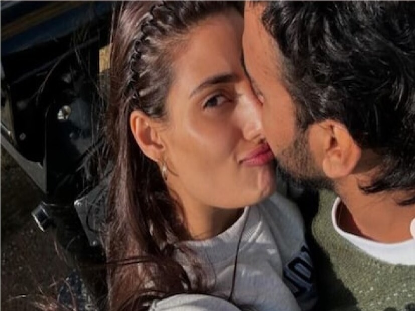 রাহুল জানিয়েছেন, খুব শীঘ্রই বাবা হতে চলেছেন তিনি। তাদের বাড়িতে নতুন অতিথি আসছে। রাহুল এবং তার স্ত্রী আথিয়া শেঠি জানিয়েছেন যে তারা ২০২৫ সালে বাবা-মা হতে চলেছেন।