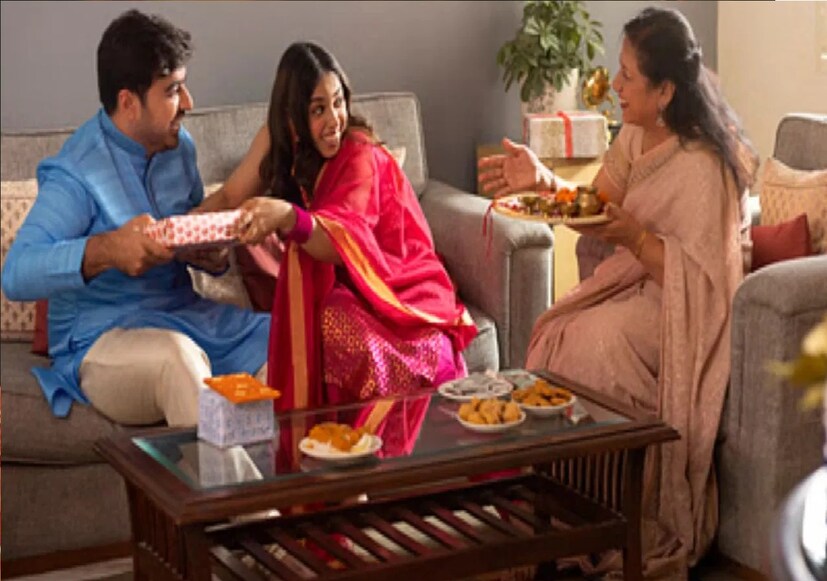 *এই রাশি মেনে এই ভাইফোঁটায় তুলে দিন আপনার বোনকে উপহার তবেই এই বছর শুভ যাবে আপনার। সংগৃহীত ছবি।