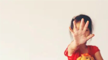 বেঙ্গালুরুতে মাদ্রাসার ভেতর বর্বরতা, ১১ বছরের শিশুকে নির্মমভাবে প্রহার, ভিডিও ভাইরাল বেঙ্গালুরুতে মাদ্রাসার ভেতর বর্বরতা, ১১ বছরের শিশুকে নির্মমভাবে প্রহার, ভিডিও ভাইরাল